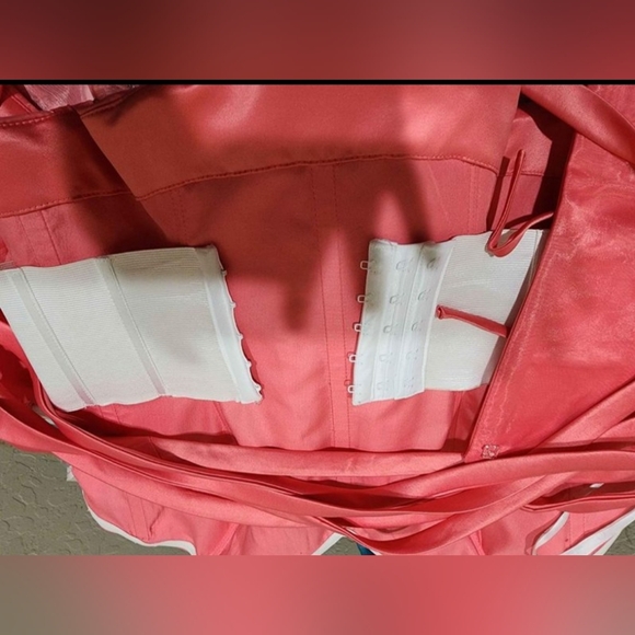 By Da Vinci beaded ruffle corset 2 piece Dress prom Quinceanera melon 10 NWT - Picture 4 of 9